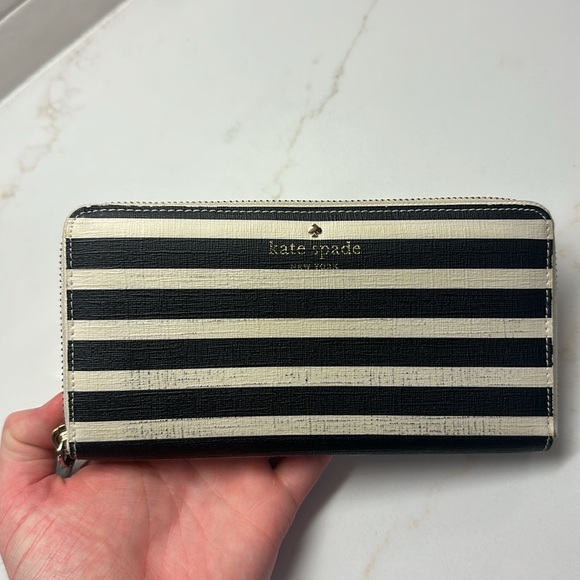 Kate Spade Zip Around Wallet - Picture 3 of 8